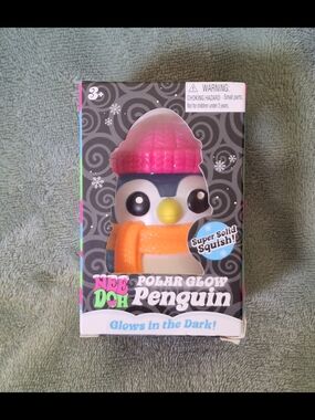 NeeDoh Polar Glow Penguin Squishy Toy (Glows in the Dark)